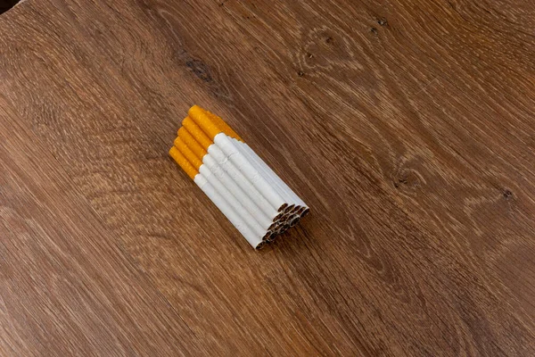 Närbild Filtercigaretter Backgroun Trä — Stockfoto