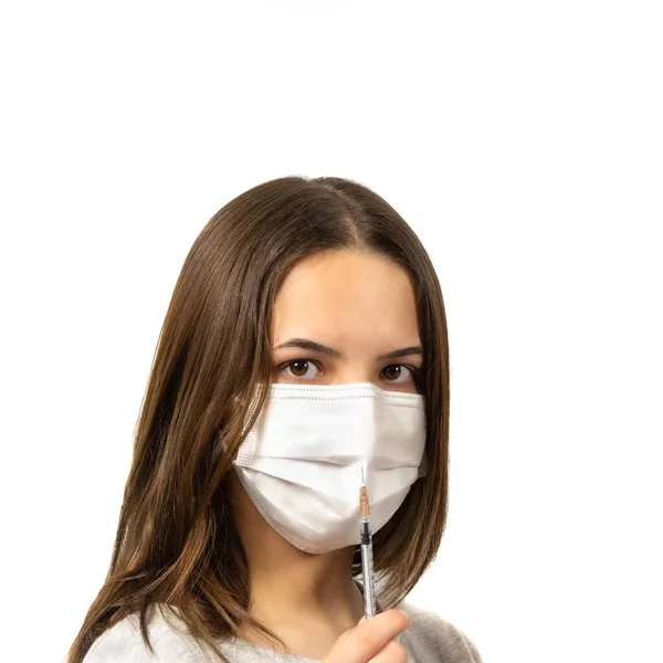 Dziewczyny Maskach Medycznych Chroniących Przed Epidemią Koronawirusu Izolowanego Białym Tle — Zdjęcie stockowe