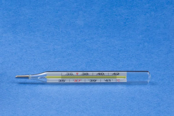 Termometr Medyczny Niebieskim Tle — Zdjęcie stockowe