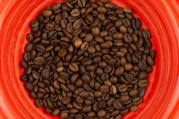 Palone Ziarna Kawy Czerwonej Płycie Widok Góry Miejsca Kopiowania — Zdjęcie stockowe
