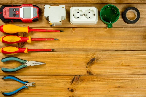 Elektricien Gereedschap Houten Ondergrond Met Kopieerruimte Bovenaanzicht Vlakke Plaat — Stockfoto