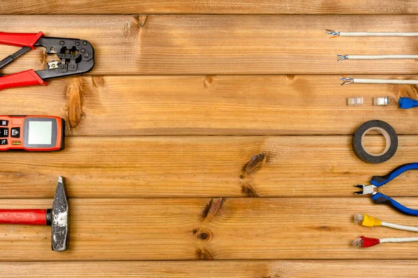 Zestaw Narzędzi Naprawy Dłoni Drewnianym Tle Przestrzenią Kopiowania Zrób Sam — Zdjęcie stockowe