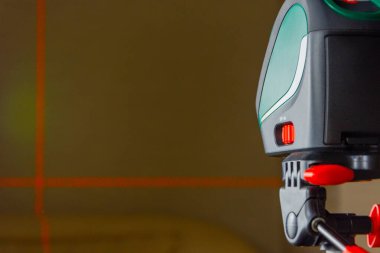 Modern elektronik lazer uçak üreticisi gerçek ve yeri doldurulamaz bir inşaat ve onarım asistanıdır.