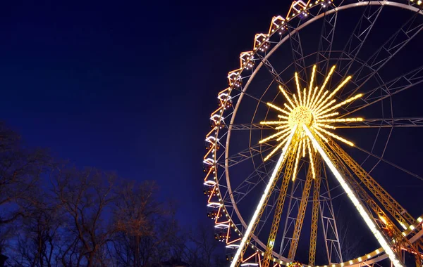 Beautiful Ferris wheel at night — Stock Photo, Image