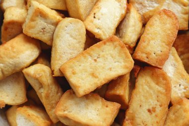 Taze soya peyniri veya Kızarmış tofu