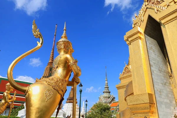 Bangkok, Thajsko -Oct 23: Wat Phra Kaew Oct 24 2016 v Bangkoku, Thajsko — Stock fotografie