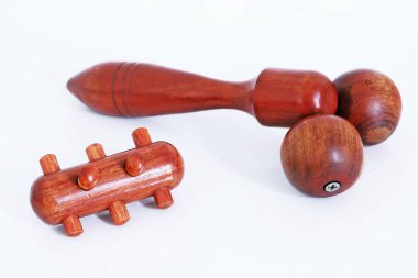 Masaj ekipmanları, Tay masajı için odun 