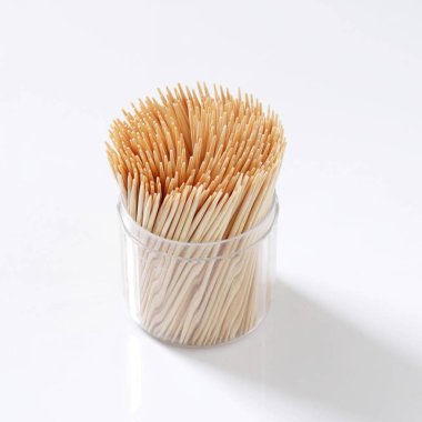 Ahşap. Kürdan bir kutu içinde