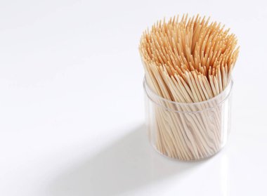 Ahşap. Kürdan bir kutu içinde