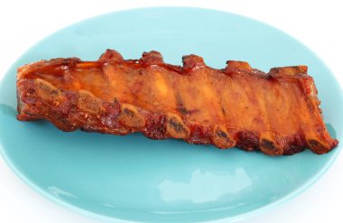 Izgara Barbekü Domuz kaburga plaka üzerinde