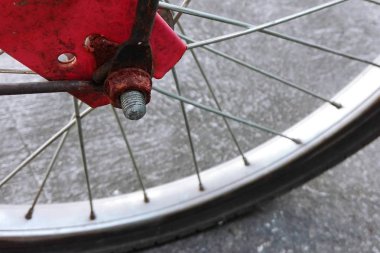 Bisiklet parçaları, araçları ve siyah grunge arka plan ekipman