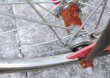 Bisiklet parçaları, araçları ve siyah grunge arka plan ekipman