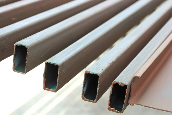 Stahlquadrat aus Material für den Bau — Stockfoto