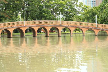 Güzel turuncu çimento köprü Chatuchak genel Park