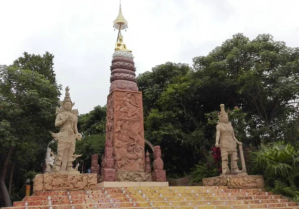 Arany Buddha-templom Phasornkaew — Stock Fotó