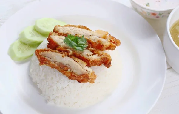 Thailand gourmet goreng ayam dengan nasi — Stok Foto