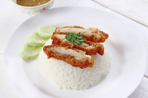 Gourmet тайські смажена курка з рисом — стокове фото
