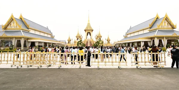 태국 사람들의 장례 박람회는 로얄 화장에 방문 — 스톡 사진