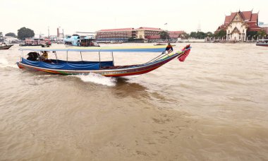 İnsanlar ve turistler için tekneler