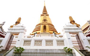 Antik golden pagoda Tayland tapınak
