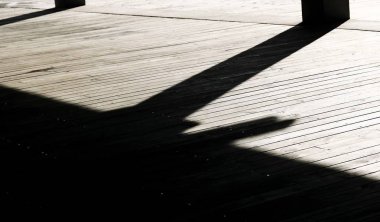 Işık ve gölge ahşap üzerine