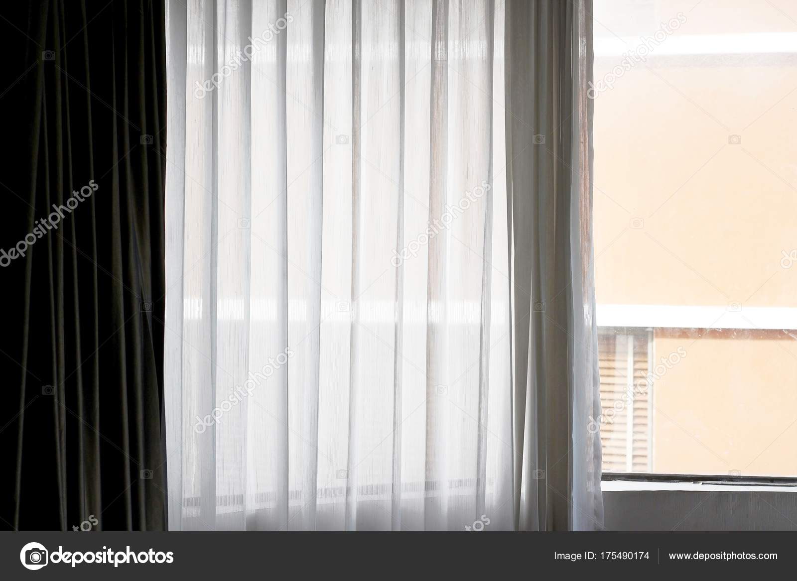 gordijnen in moderne kamer interieur — Stockfoto © Gap #175490174 gordijnen in moderne kamer interieur — Stockfoto © Gap #175490174