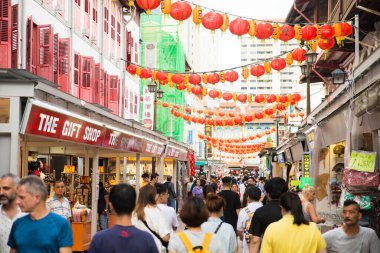 Singapur 'un ünlü turistik caddesi.