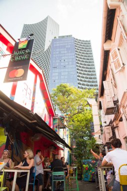 Singapur 'daki Renkli Bugis Caddesi