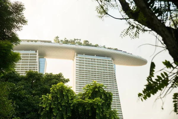 新加坡的Marina Bay Sands建筑平台 — 图库照片