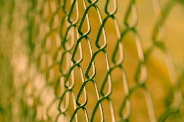 Eski çit arka kapatmak 