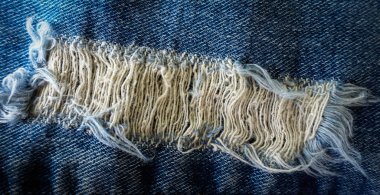 Yırtık eski vintage denim 