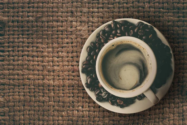 En üstteki kahve fincanı