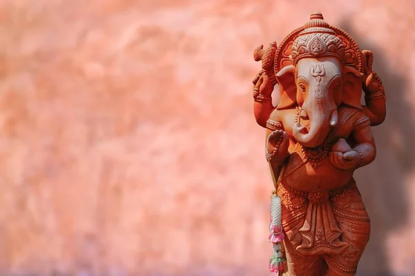 Uma imagem de uma escultura de estátua de deus elefante ganesha — Fotografia de Stock