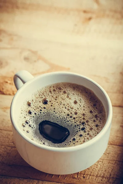 Taza de café poner en madera — Foto de Stock