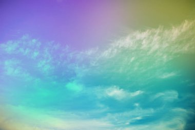 pastel gökyüzü ve bulutlar