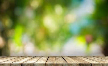 bulanık doğa ile masa üstü