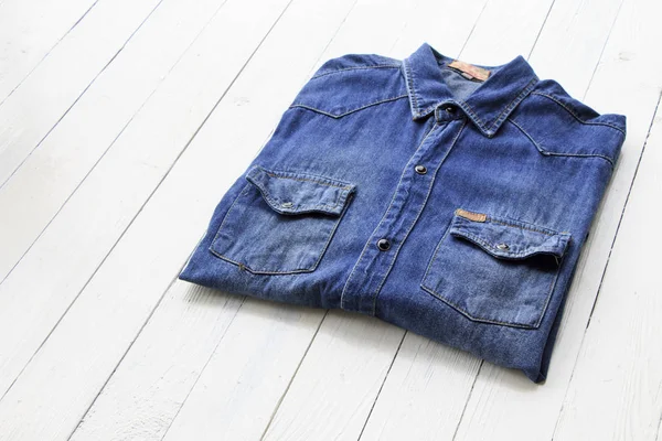 Camicia blu di jeans — Foto Stock