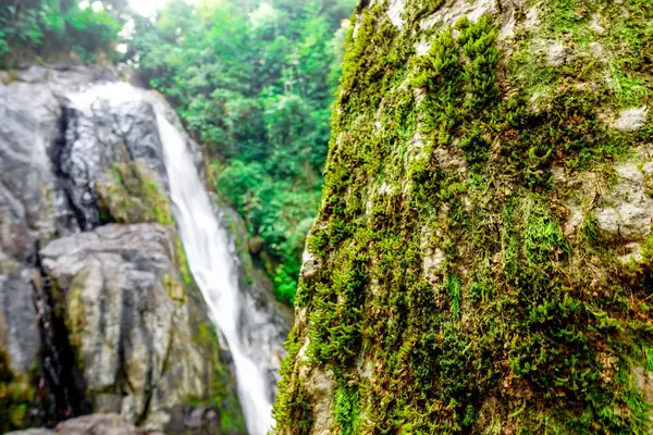 Prachtige rustige waterval — Stockfoto