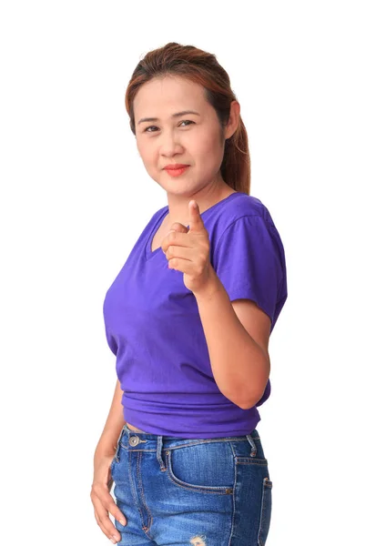 Hermosa mujer sonriente señalando algo — Foto de Stock