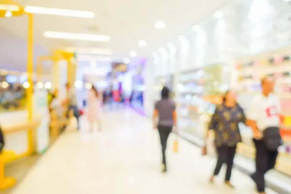 Imagem turva de pessoas caminhando para fazer compras — Fotografia de Stock