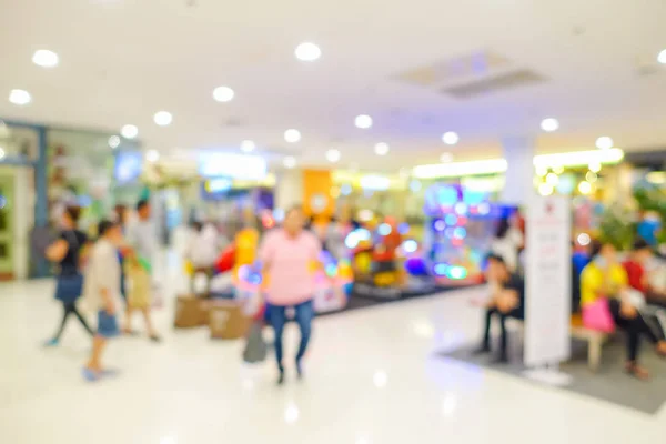 Imagem turva de pessoas caminhando para fazer compras — Fotografia de Stock