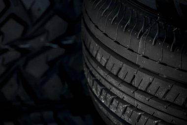 Araba lastikleri kadar kapatın