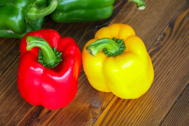 Büyük kırmızı biber biber 