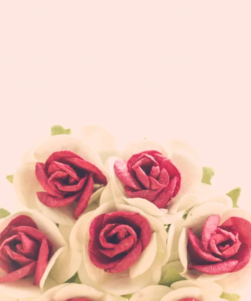 Ręki zrobić kwiaty róże — Zdjęcie stockowe