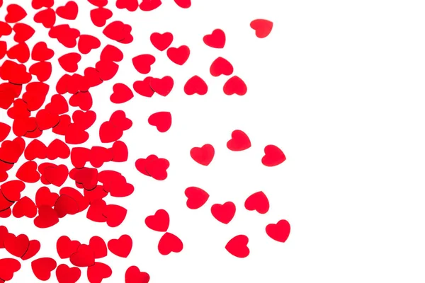 붉은 마음 색종이 조각 흰색 배경에 고립의 발렌타인 장식 테두리. — 스톡 사진