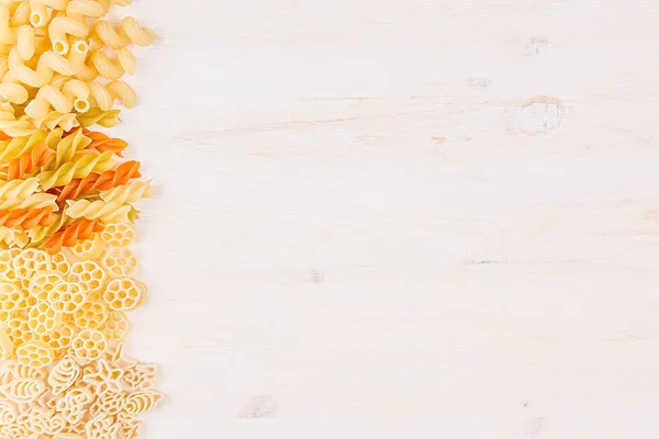 品揃え種類イタリア マカロニのパスタ背景飾り枠. — ストック写真