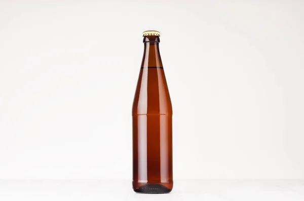 Brown Nrw öl flaska 500ml mock upp. — Stockfoto