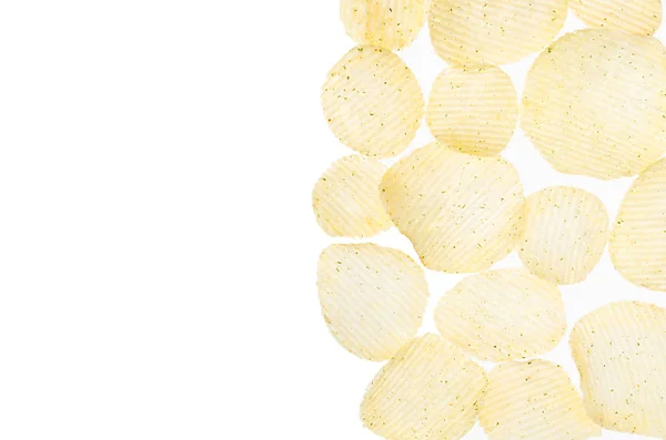 Sarı Patates Cipsi Izole Beyaz Zemin Üzerine Dekoratif Kenarlık Olarak — Stok fotoğraf