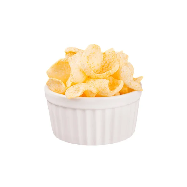 金色的玉米粉扑片 白色陶瓷碗在白色背景下隔离 封面的快餐模板 — 图库照片