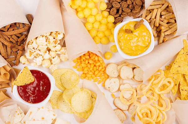 Golden Mexican Colorful Snacks Nachos Popcorn Croutons Chips Craft Paper — Stock Photo, Image